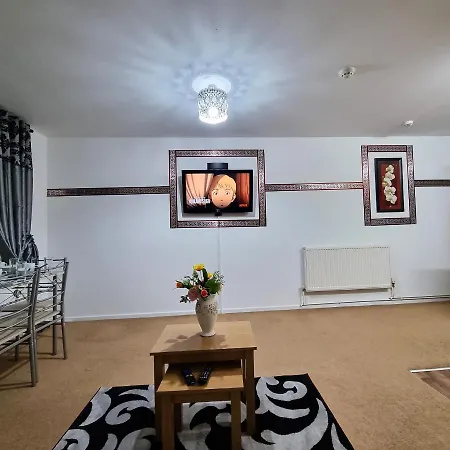 F15Gh - Stylish Home With Garden And Parking 利兹